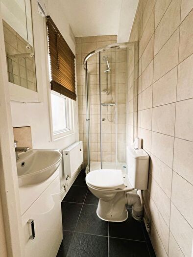 1 Bedroom Flat To Rent In Pathfield Road, Streatham Common, SW16