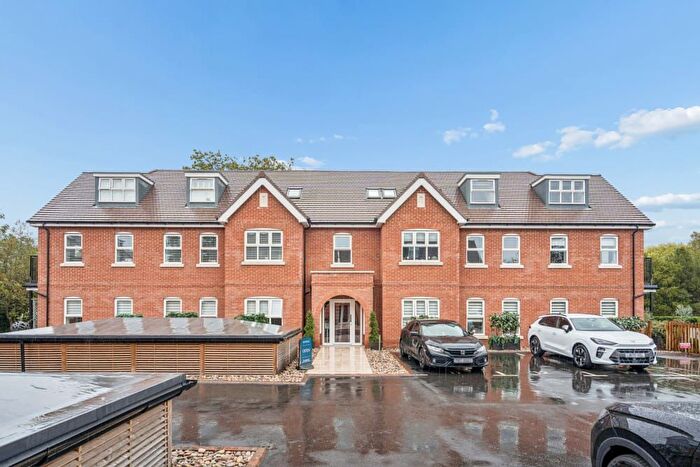2 Bedroom Flat For Sale In Meadow Court, Iver, SL0