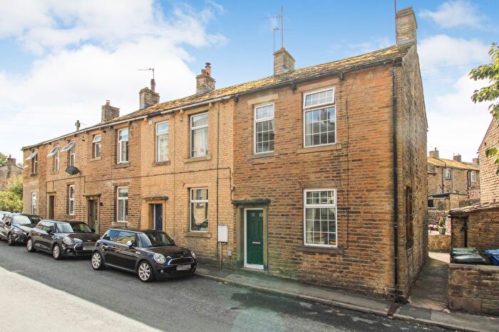 3 Bedroom End Terrace House For Sale In Church Street, Carleton, Skipton, North Yorkshire, BD23