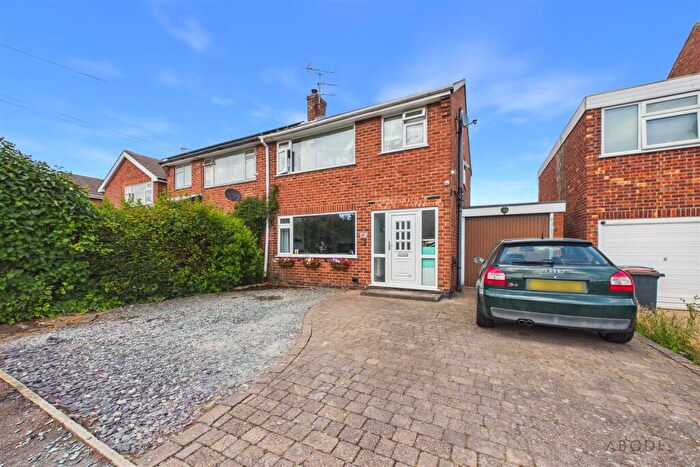 3 Bedroom Semi-Detached House For Sale In Stonehill, Castle Donington, Derby, DE74