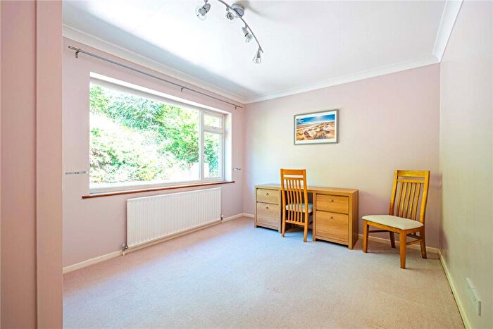 2 Bedroom Bungalow For Sale In Brownlow Rise, Totternhoe, Central Bedfordshire, LU6