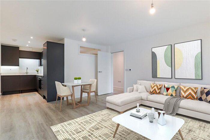 1 Bedroom Apartment For Sale In Brandon Parade, Leamington Spa, Warwickshire, CV32