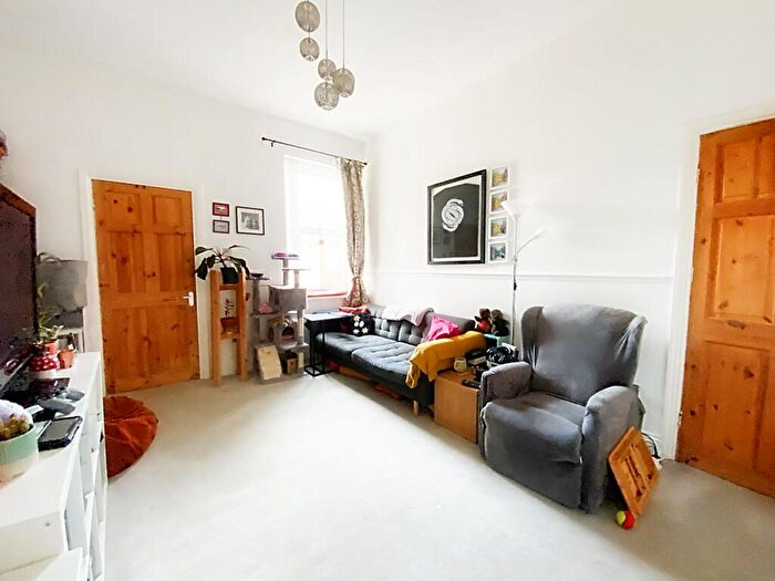2 Bedroom Apartment For Sale In The Avenue, Wallsend, NE28