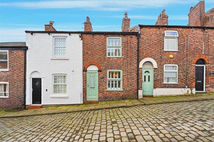 1 Bedroom Terraced House For Sale In Fowler Street, Macclesfield, SK10