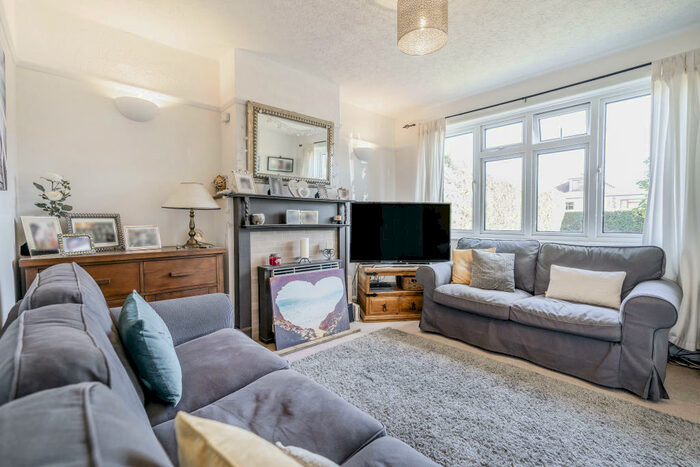 3 Bedroom Semi-Detached House For Sale In Howard Road, Great Bookham Leatherhead, KT23