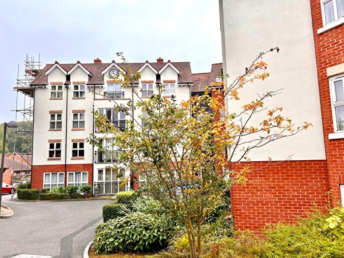 2 Bedroom Flat To Rent In Hermitage Court, Leicester, LE2