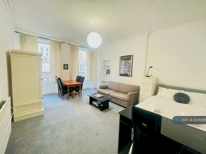 4 Bedroom Flat To Rent In Montague Street, Edinburgh, EH8