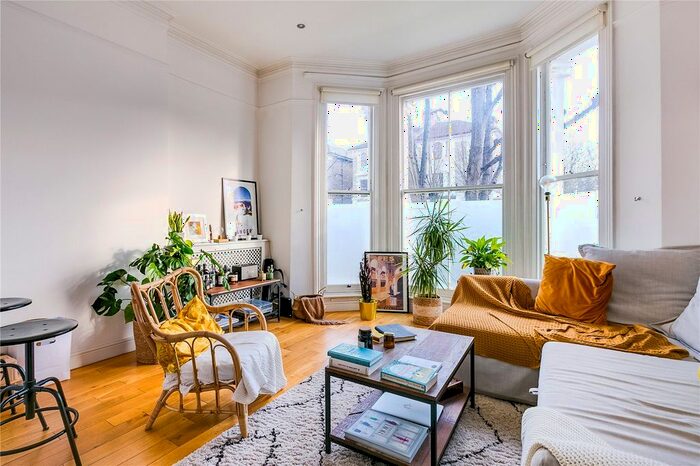 1 Bedroom Flat To Rent In Cambridge Gardens, London, W10