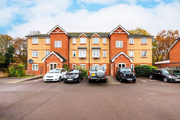 1 Bedroom Flat To Rent In Woodfield Road, Thames Ditton, KT7