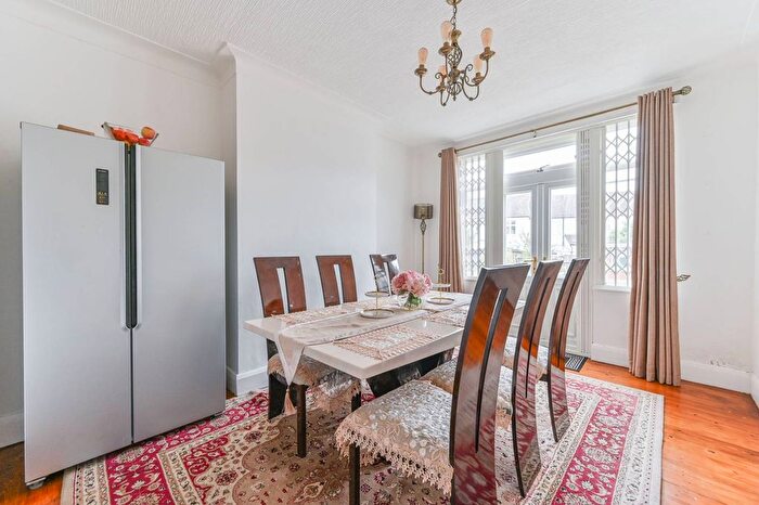 3 Bedroom Terraced House To Rent In Southbrook Road, Norbury, London, SW16