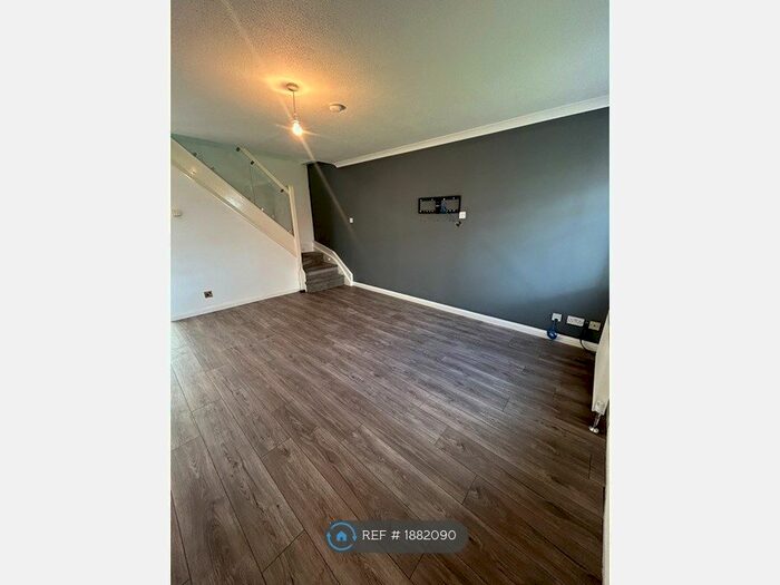 2 Bedroom End Of Terrace House To Rent In Halket Crescent, Carronshore, Falkirk, FK2