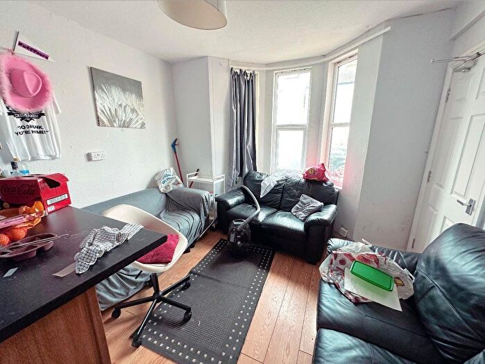 5 Bedroom Property To Rent In Bullingdon Road, Oxford, OX4