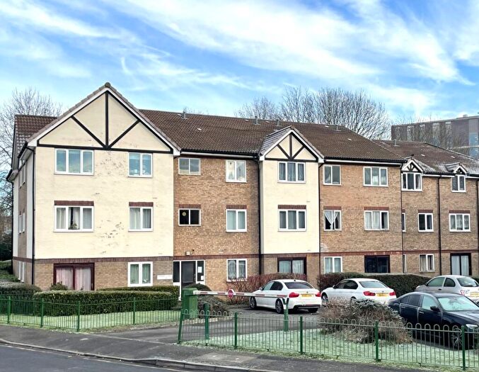 2 Bedroom Flat For Sale In Flat Lapwing Court, Eagle Drive, Colindale, NW9