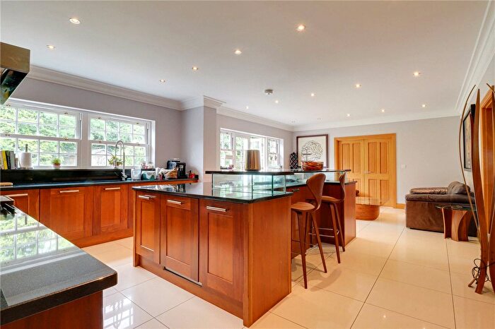 4 Bedroom Detached House For Sale In Spring Road, Harpenden, Hertfordshire, AL5