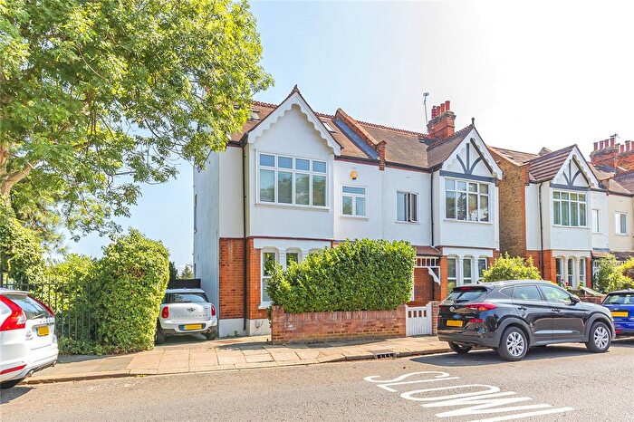 4 Bedroom Semi-detached House For Sale In Kingston Road, Teddington, United Kingdom, TW11