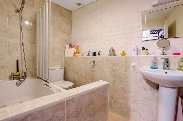 Apartment To Rent In The Maltings, Merrywalks, Stroud, GL5