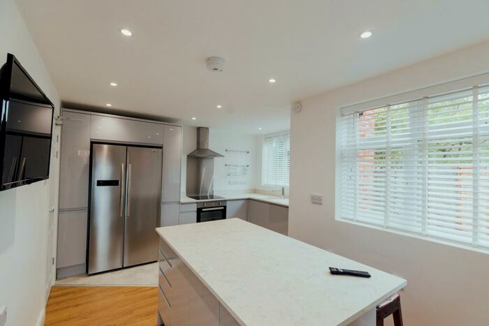 5 Bedroom House To Rent In Lansdowne Drive, Loughborough, LE11