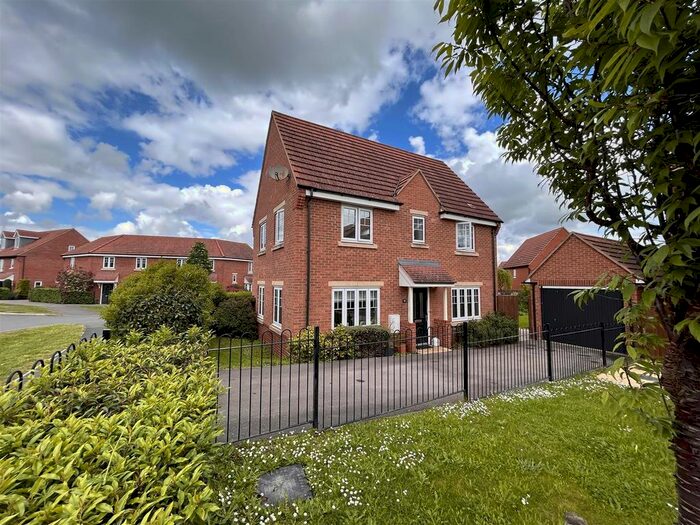 3 Bedroom Semi-Detached House To Rent In Greenfinch Road, Didcot, OX11