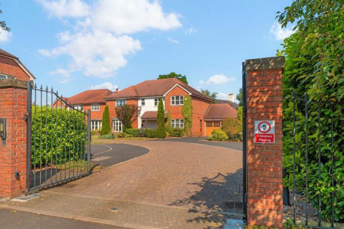 5 Bedroom Detached House For Sale In Top Park Close, Warburton, WA13