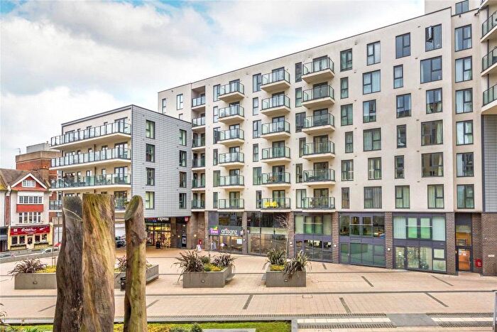 Flat To Rent In Guildford Road, Woking, Surrey, GU22