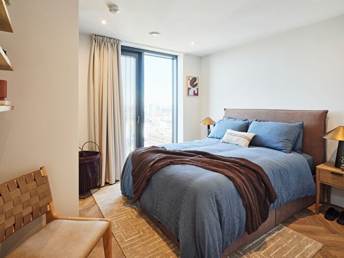 2 Bedroom Flat To Rent In James Watt Queensway, Birmingham, B4