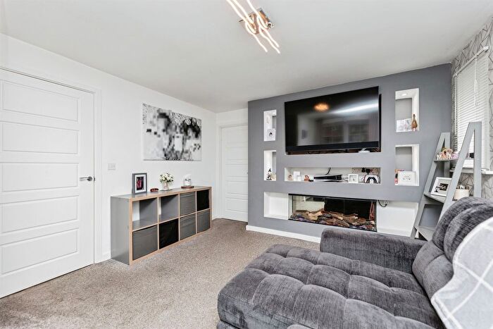 3 Bedroom Semi-Detached House For Sale In William Street, Pontefract, WF8