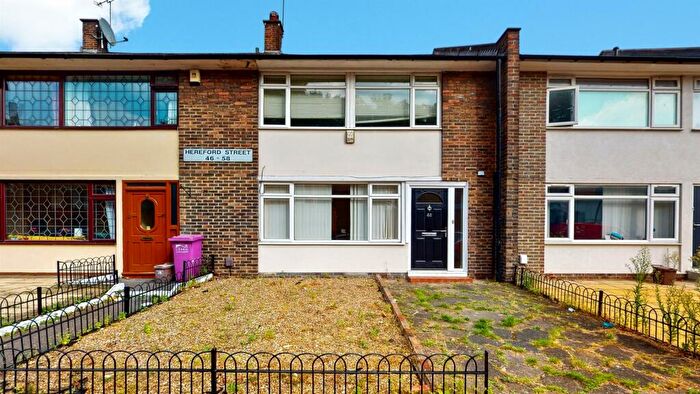 4 Bedroom Terraced House To Rent In Hereford Street, Shoreditch, E2