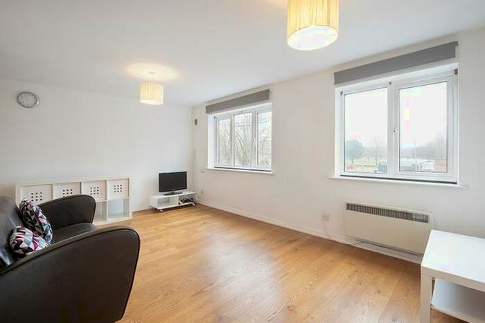 1 Bedroom Flat To Rent In Wellington Road, Wimbledon, SW19