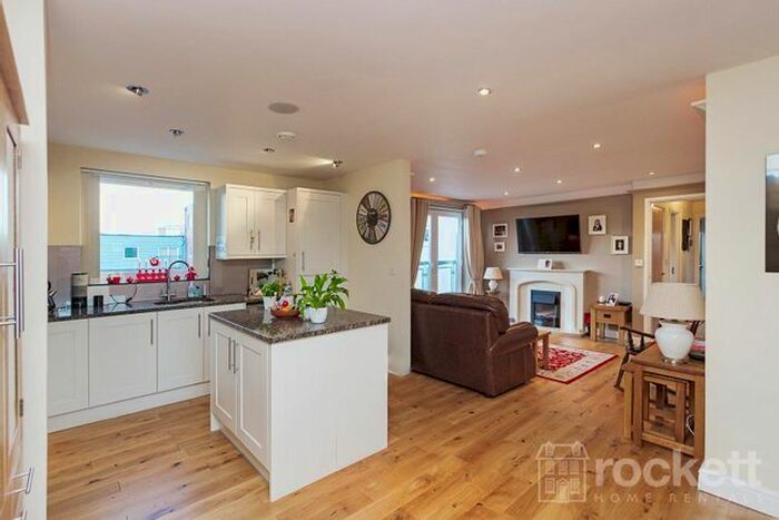 3 Bedroom Flat To Rent In Trinity Court, No. London Road, Newcastle Under Lyme, Staffordshire, ST5