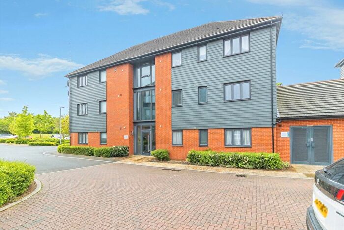 2 Bedroom Flat For Sale In Suffolk Punch Close, Heelands, Milton Keynes, Buckinghamshire, MK13