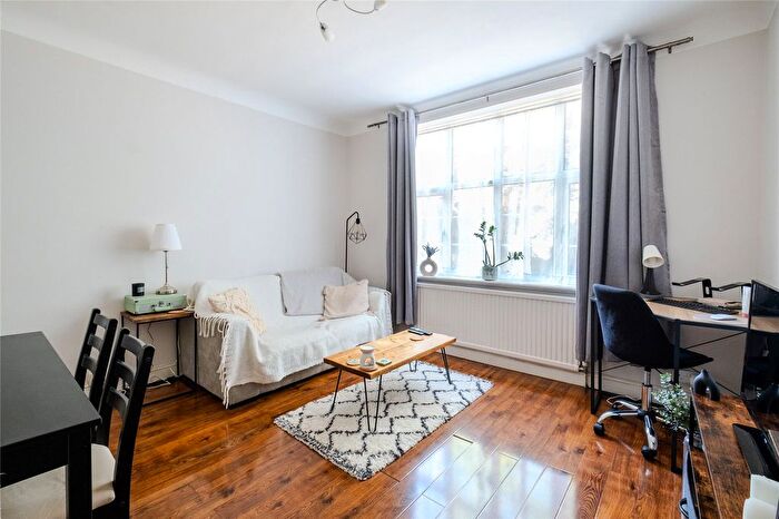1 Bedroom Flat For Sale In Streatham Close, Leigham Court Road, London, SW16