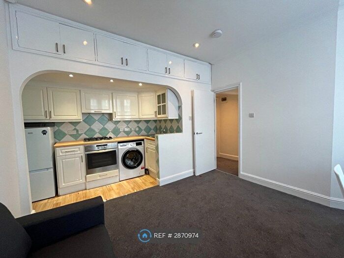 1 Bedroom Flat To Rent In Howitt Road, London, NW3