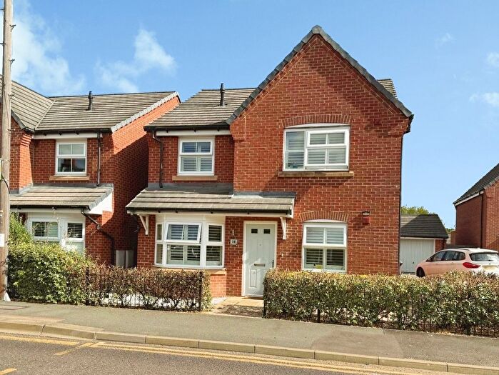 4 Bedroom Detached House To Rent In Fishers Green Road, Stevenage, Hertfordshire, SG1