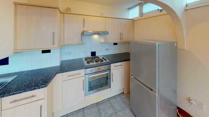 1 Bedroom Flat To Rent In Parkview Mansions, City Centre, SO14