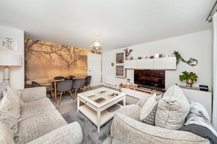 2 Bedroom Apartment For Sale In Carson Grove, Morley, LS27