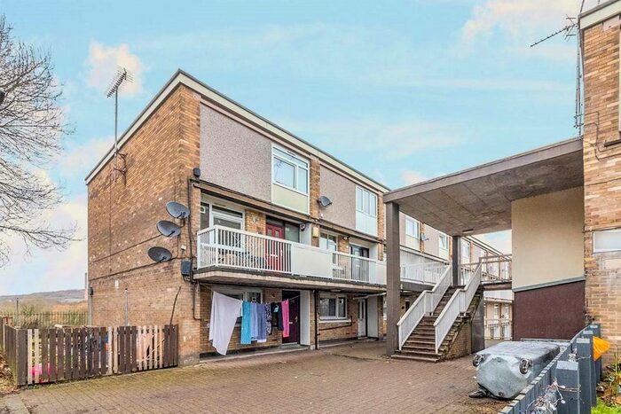 3 Bedroom Maisonette To Rent In Winn Grove, Sheffield, South Yorkshire S6