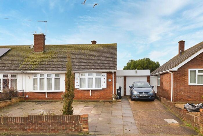 2 Bedroom Bungalow For Sale In Langdale Avenue, Ramsgate, Kent, CT11