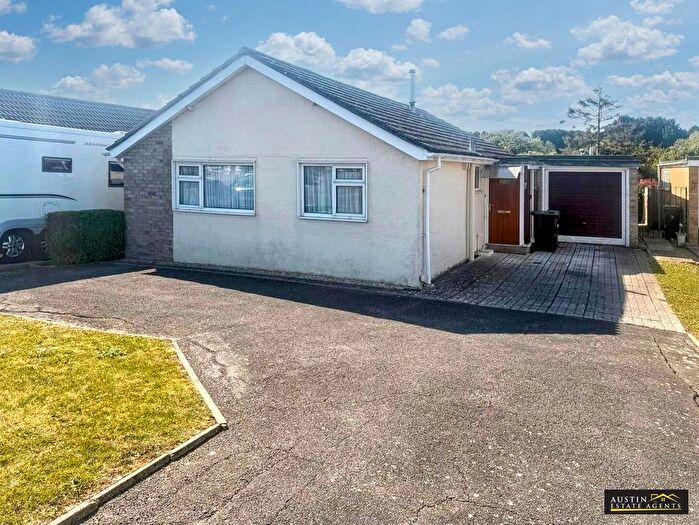 3 Bedroom Detached Bungalow For Sale In Chafeys Avenue, Southill, Weymouth, Dorset, DT4