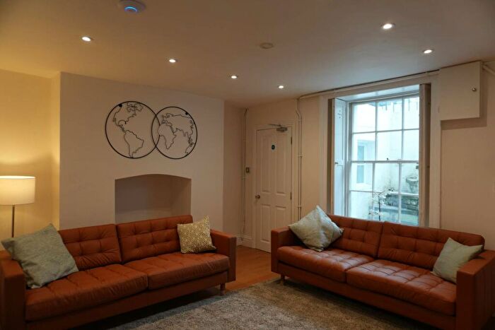 6 Bedroom Apartment To Rent In Oakfield Place, Clifton, BS8