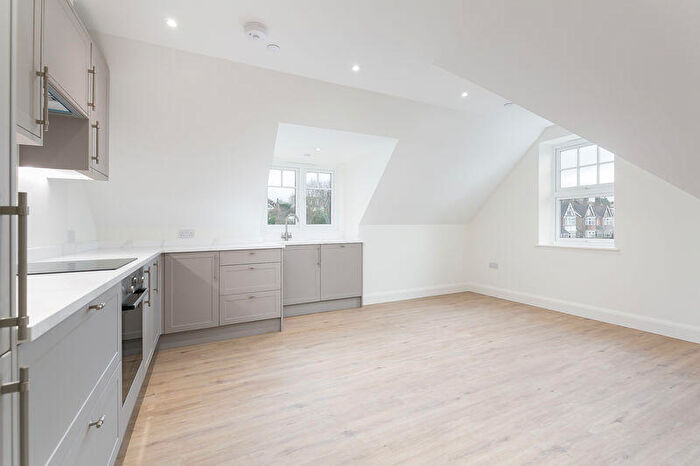 3 Bedroom Flat For Sale In Brompton House, Brambledown Road, Sanderstead, CR2