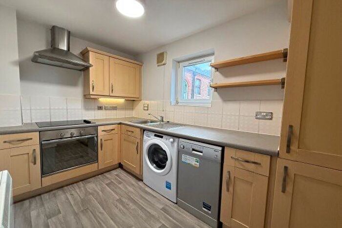 2 Bedroom Flat To Rent In Loughborough Road, Nottingham, NG2