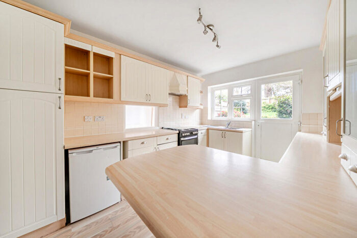 4 Bedroom Terraced House For Sale In Parkway, Weybridge, KT13