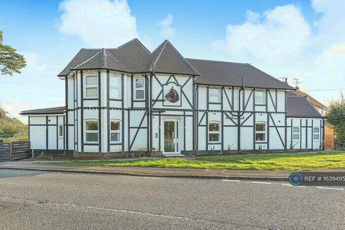 2 Bedroom Flat To Rent In Lord Lyon, Stockcross, Newbury, RG20