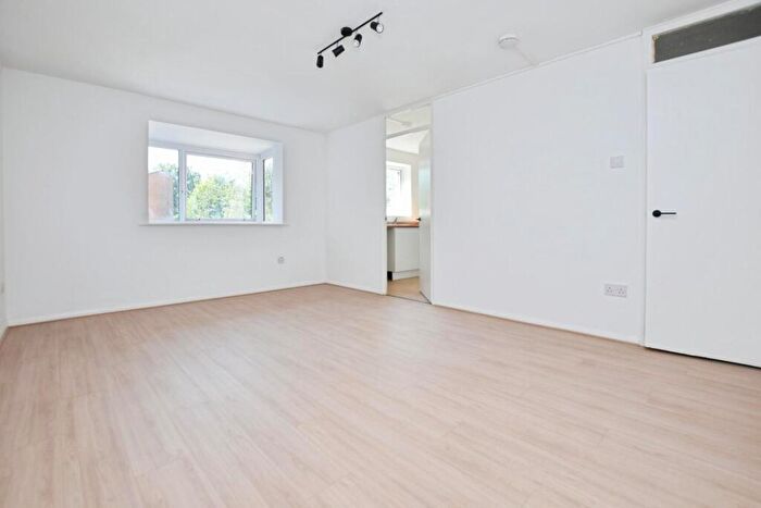 2 Bedroom Flat To Rent In Gurney Close, Barking, IG11
