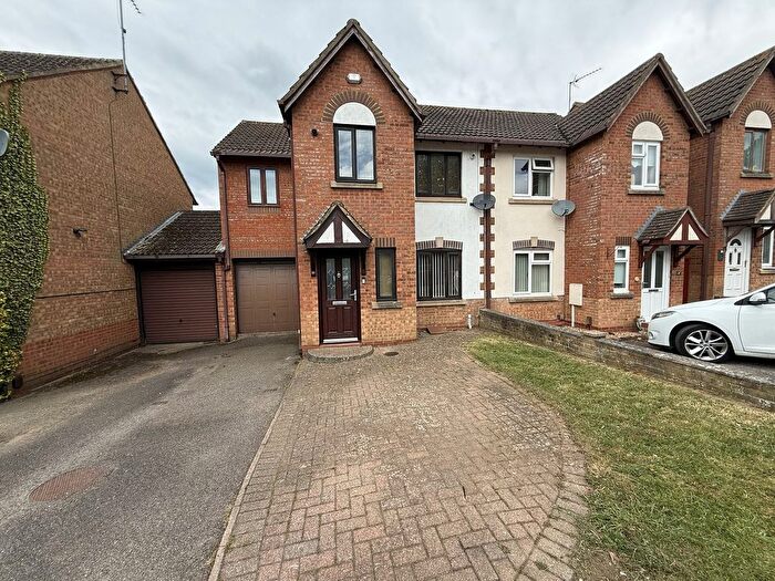 4 Bedroom Semi Detached House To Rent In Kingsmead, Northampton, Northamptonshire., NN2
