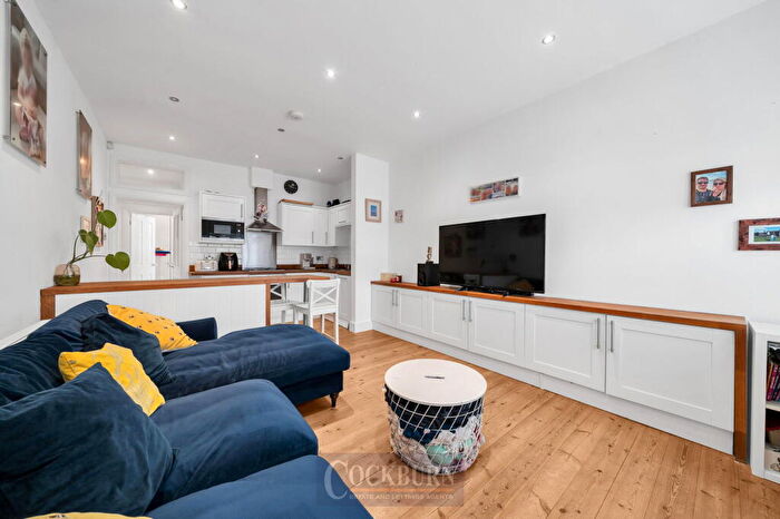 1 Bedroom Flat For Sale In White Horse Hill, Chislehurst, BR7