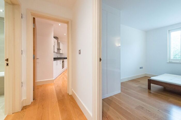 1 Bedroom Flat To Rent In Trinity Crescent, Tooting Bec, London, SW17