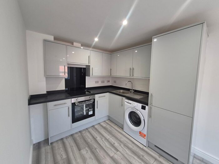 2 Bedroom Flat To Rent In Peveril Street, Nottingham, NG7