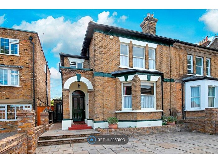 5 Bedroom Semi-Detached House To Rent In Princes Road, Buckhurst Hill, IG9