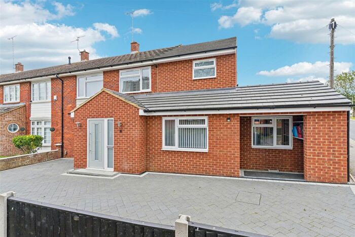 5 Bedroom Property For Sale In Plash Drive, Stevenage, SG1